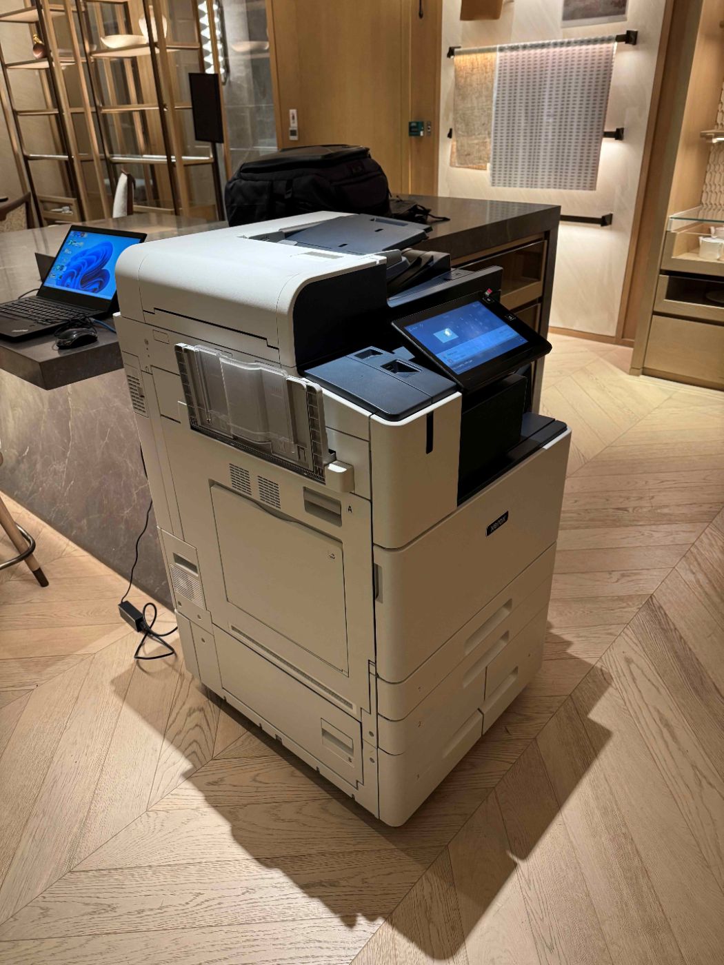 เช่าเครื่องถ่ายเอกสาร Xerox AltaLink B8155 — ภาพถ่ายจริงของเครื่องให้เช่า มุมที่ 4