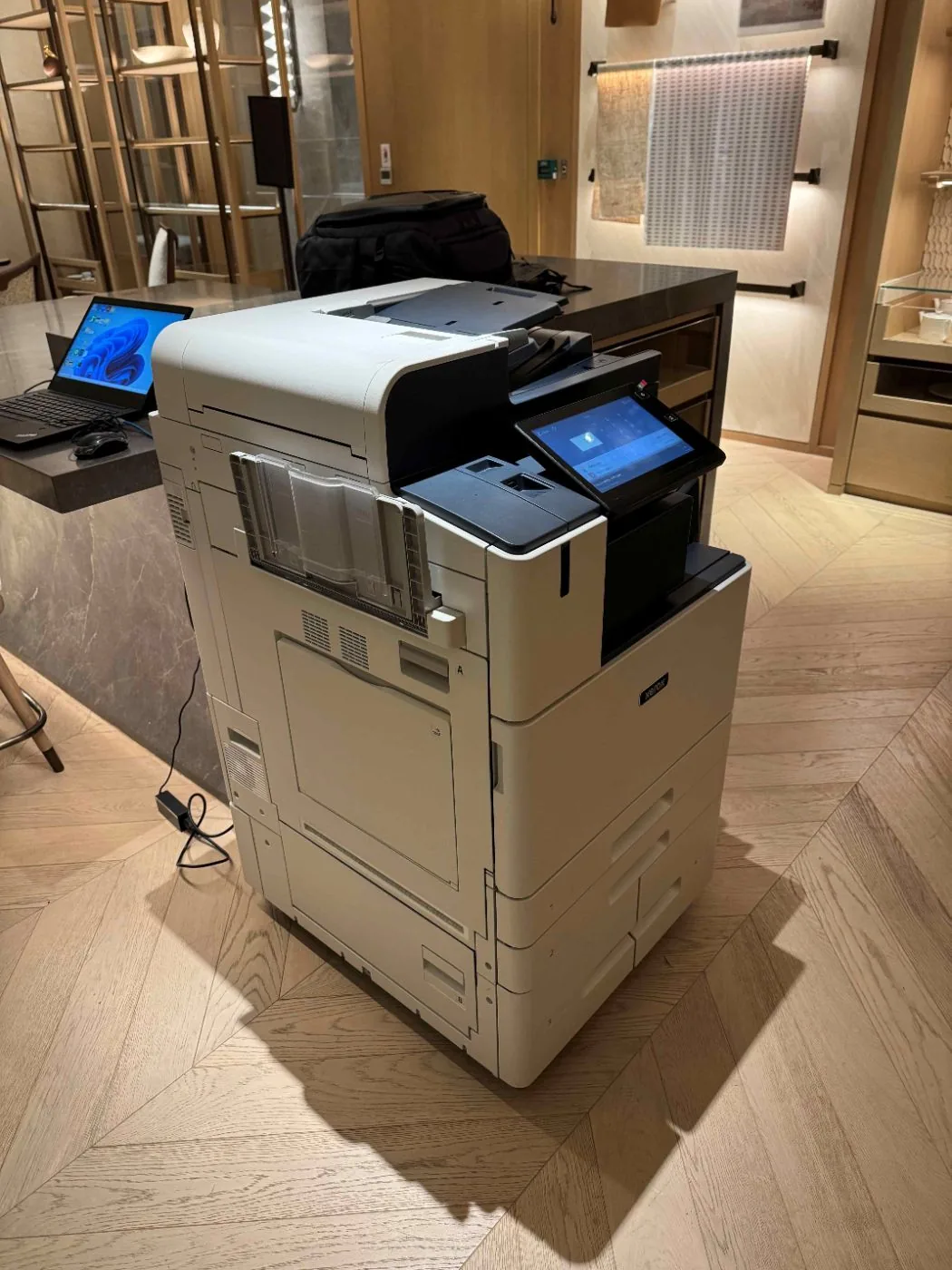 เช่าเครื่องถ่ายเอกสาร Xerox AltaLink B8155 — ภาพถ่ายจริงของเครื่องให้เช่า มุมที่ 4